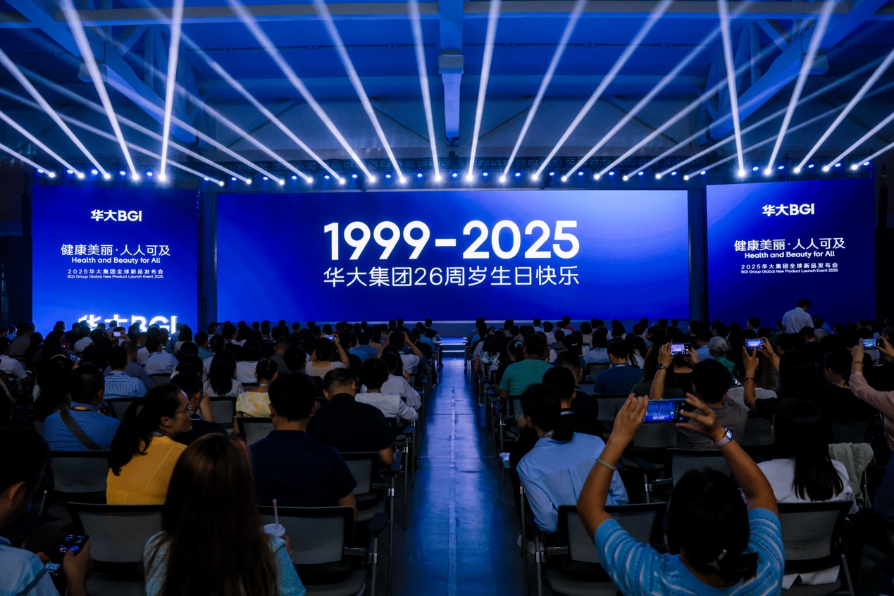 人们在看台上的人在人群里
AI 生成的内容可能不正确。